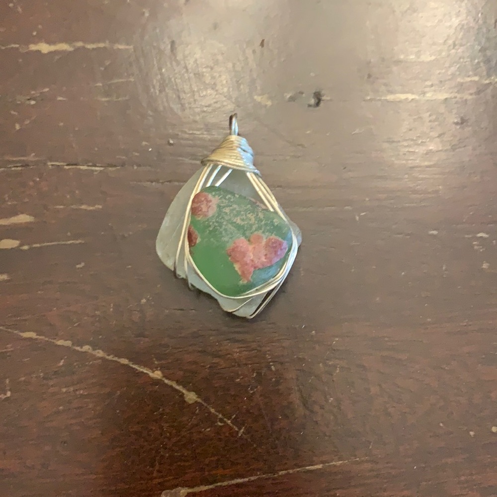 Natural stone pendant